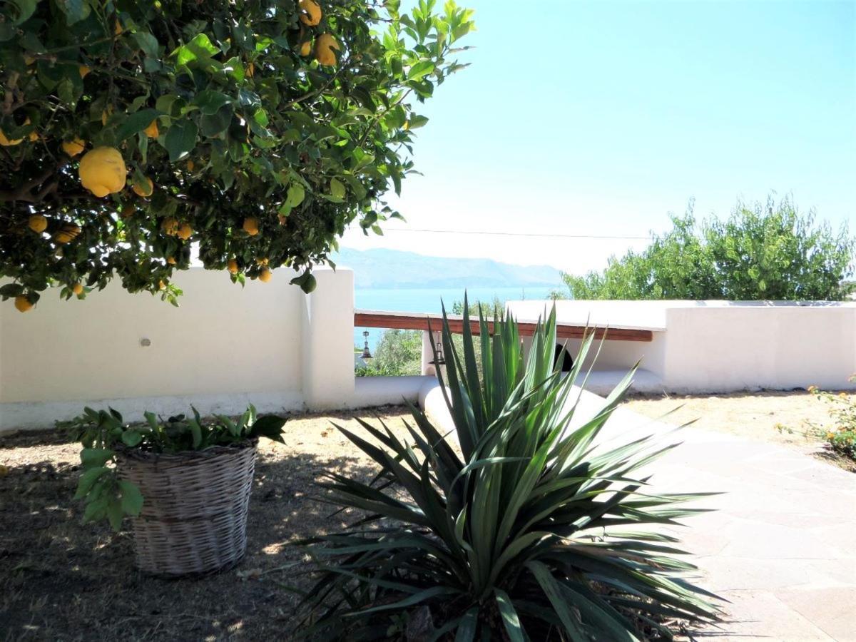 Case Al Mare - Terrazzi Panoramici E Ampio Giardino Santa Marina Salina Extérieur photo